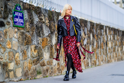 atmosphere details, AUTUMN WINTER 2017-2018, AW 17-18, black jacket, black perfecto, black shoes, FALL WINTER 2017-2018, fashion week, floral, flower, frenchystyle, full length, FW, FW 17-18, horizontal, jonathan paciullo, leather bag, leather jacket, leather perfecto, leather shoes, linda tol, PARIS, PFW, printed dress, red dress, street style, trousers, yellow bag