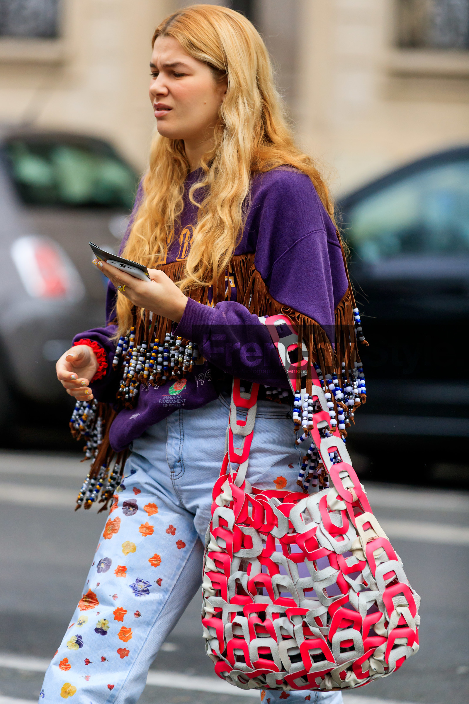 denim, purple sweatshirt, fringe sweatshirt, brown sweathirt, pearl embroidered sweatshirt, plastic pants, white jeans, floral printed jeans, floral embroidered jeans, red leather bag, white suede bag, plaited bag, fashion week, frenchystyle, FW, jonathan paciullo, street style, PFW, PARIS, vertical, atmosphere details, detail