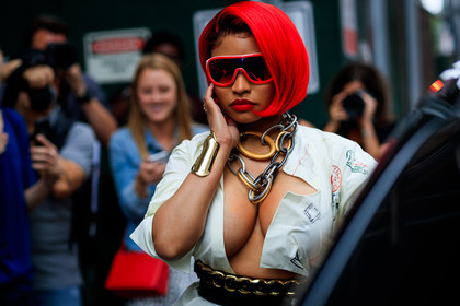 black belt, bracelet, dyed hair, leather belt, necklace, red hair, sunglasses, fashion week, frenchystyle, FW, jonathan paciullo, street style, NYFW, NEW YORK, SPRING SUMMER 2019, SS 19, atmosphere details, horizontal, detail