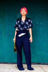 blue shirt, dyed hair, graphic shirt, green bag, leather bag, Margaret Zhang, navy pants, pink hair, printed shirt, trousers, street style, jonathan paciullo, FW, frenchystyle, fashion week, NYFW, NEW YORK, SPRING SUMMER 2019, SS 19, vertical, full length