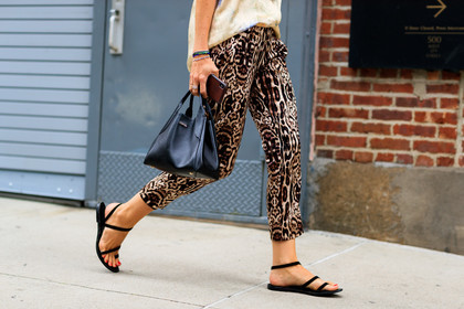 animal print, beige shirt, black bag, black sandals, black shoes, brown pants, graphic pants, lanvin, leather bag, leather shoes, printed pants, trousers, fashion week, frenchystyle, FW, jonathan paciullo, street style, NYFW, NEW YORK, SPRING SUMMER 2019, SS 19, atmosphere details, horizontal, detail
