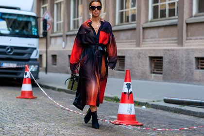 alice & j.s, atmosphere details, black, black bag, black belt, black boots, fashion week, frenchystyle, full length, FW, graphic bag, graphic dress, high boots, high heels, horizontal, jonathan paciullo, leather bag, leather gloves, leather shoes, MENSWEAR, PARIS, PFW, printed bag, printed dress, red, red dress, SPRING SUMMER 2018, SS 18, street style, white