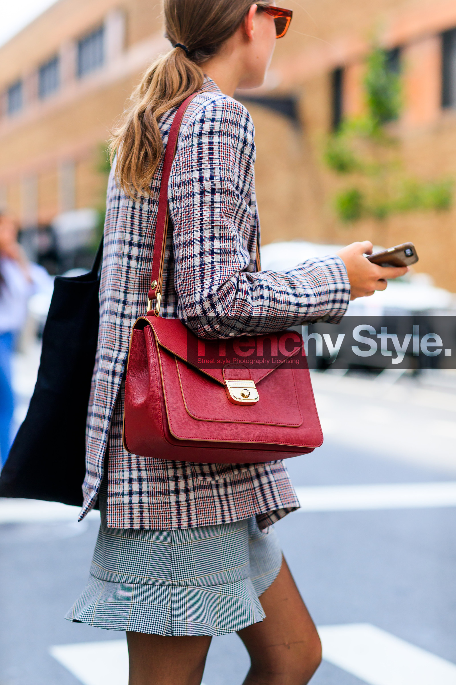 atmosphere details, back detail, blazer, checked jacket, checked skirt, detail, fashion week, frenchystyle, FW, graphic jacket, grey skirt, jonathan paciullo, leather bag, longchamp, model, NEW YORK, NYFW, pink jacket, plaid, red bag, SPRING SUMMER 2018, SS 18, street style, sunglasses, tote bag, vera van erp, vertical