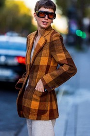 beige pants, beige suit, beige waistcoat, black sunglasses, blazer, check, checked blazer, orange blazer, oversize sunglasses, pants, print, printed blazer, suit, sunglasses, waistcoat, street style, jonathan paciullo, FW, frenchystyle, fashion week, PFW, PARIS, SPRING SUMMER 2022, SS 22, vertical, atmosphere details