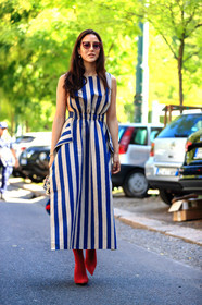 embroidered bag, fashion week, frenchystyle, full length, FW, graphic dress, high heels, jonathan paciullo, leather shoes, MFW, MILAN, printed dress, red shoes, SPRING SUMMER 2018, SS 18, street style, striped dress, sunglasses, tamara kalinic, vertical