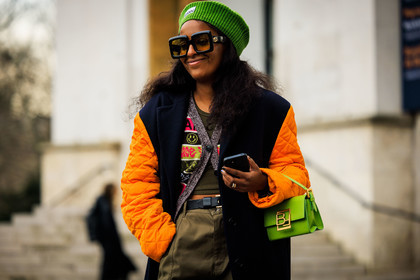 ganni beanie, green beanie, orange sleeves, black winter coat, kaki pants, baggy trousers, black belt, green handbag, black sunglasses, ganni cardigan, ganni cardigan, multicolor cardigan, green top, fashion week, frenchystyle, FW, jonathan paciullo, street style, AUTUMN WINTER 2022-2023, FALL WINTER 2022_2023, FW 22-23, PFW, PARIS, horizontal, atmosphere details, detail, dual toned jakcet