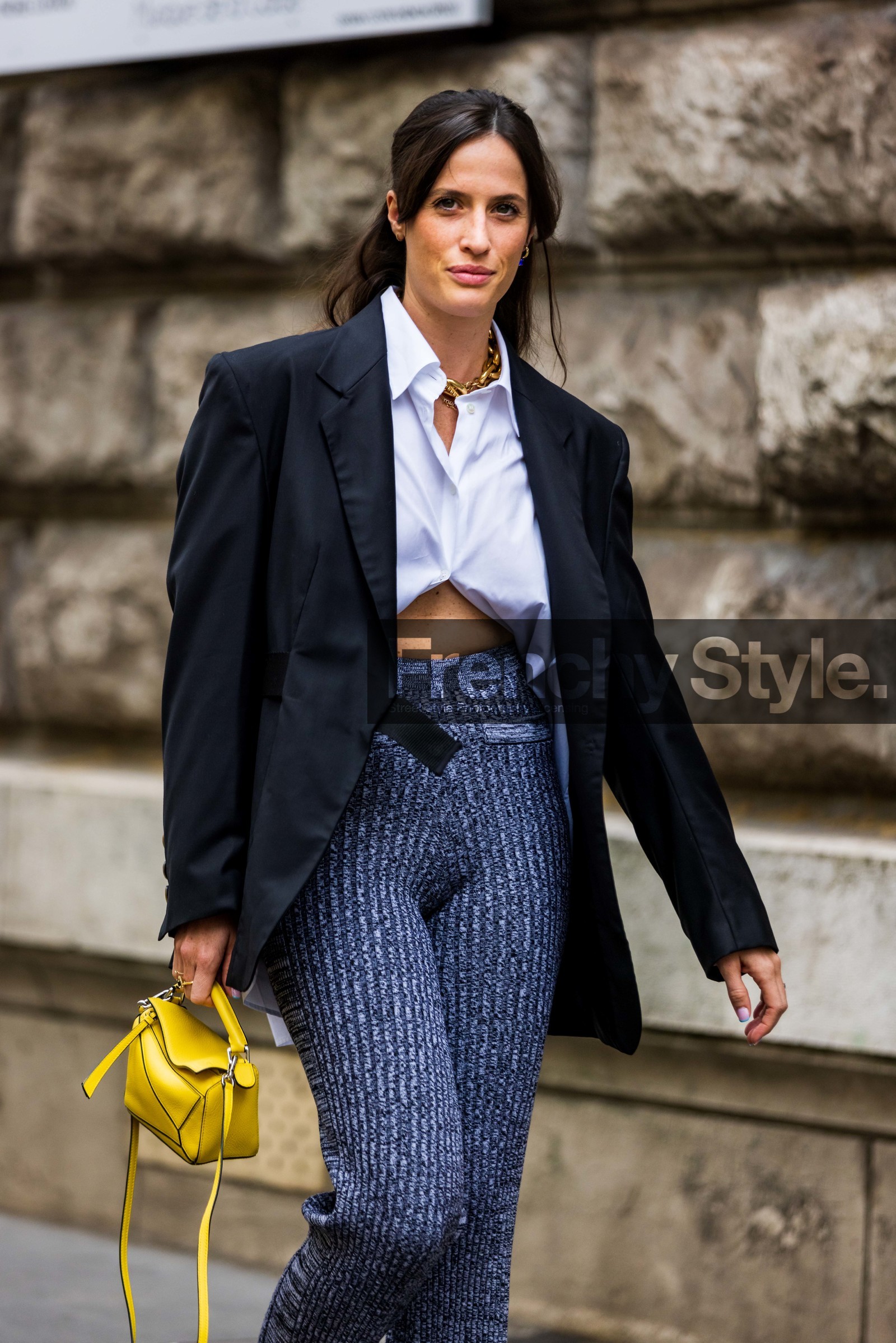 Astrid Boutrot, bag, black blazer, blazer, cropped shirt, flare pants, grey pants, leather bag, loewe bag, pants, ribbed pants, shirt, small bag, white shirt, yellow bag, fashion week, frenchystyle, FW, jonathan paciullo, street style, PFW, PARIS, SPRING SUMMER 2022, SS 22, vertical, atmosphere details
