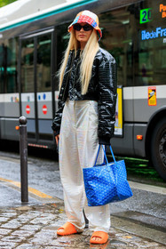 blue bag, blue leather bag, hand bag, logo all over, logo printed bag, goyard bag, orange sandals, orange shoes, orange slippers, orange flip flop, yeezy slide, yeezy shoes, multicolor hat, knit hat, black leather jacket, black jacket, leather jacket, snake skin jacket, animal skin jacket, animal skin pants, snake skin pants, white pants, loose pants, oversize pants, cropped jacket, Thora Valdimars, fashion week, frenchystyle, FW, jonathan paciullo, street style, PFW, PARIS, AUTUMN WINTER 2021-2022, FALL WINTER 2021-2022, FW 21-22, vertical, full length