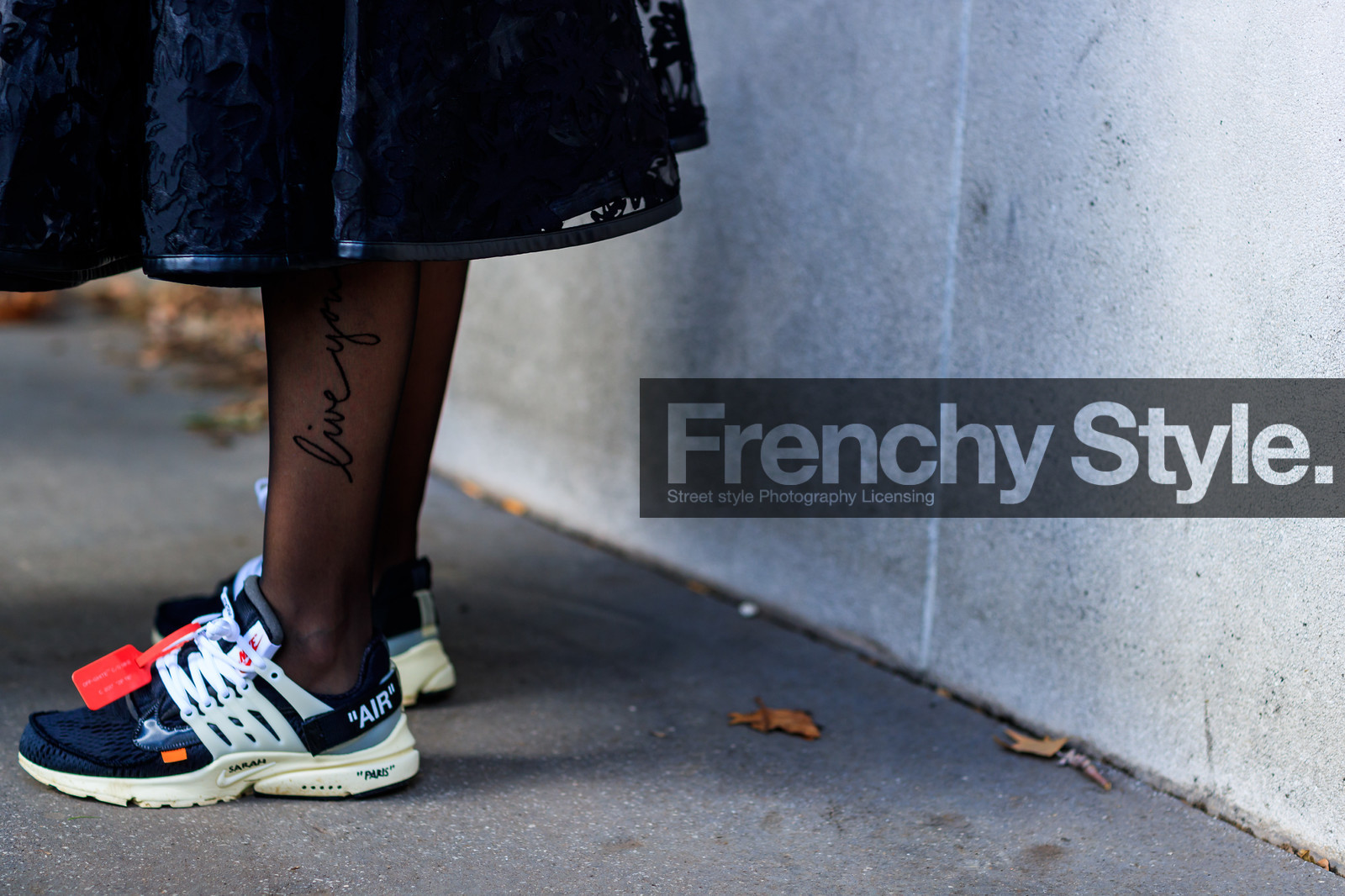 atmosphere details, black shoes, black skirt, black sneakers, detail, fashion week, frenchystyle, FW, horizontal, jonathan paciullo, leather shoes, nike, PARIS, PFW, SPRING SUMMER 2018, SS 18, street style, tights