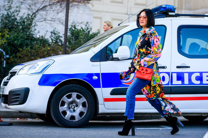 atmosphere details, AUTUMN WINTER 2017-2018, AW 17-18, black boots, black shoes, blue denim, denim pants, FALL WINTER 2017-2018, fashion week, floral, flowers, frenchystyle, full length, FW, FW 17-18, high heels, horizontal, jeans, jonathan paciullo, jw anderson, leather bag, leather shoes, multicolor shirt, PARIS, PFW, printed shirt, red bag, street style, sunglasses, Tiffany Hsu, trousers