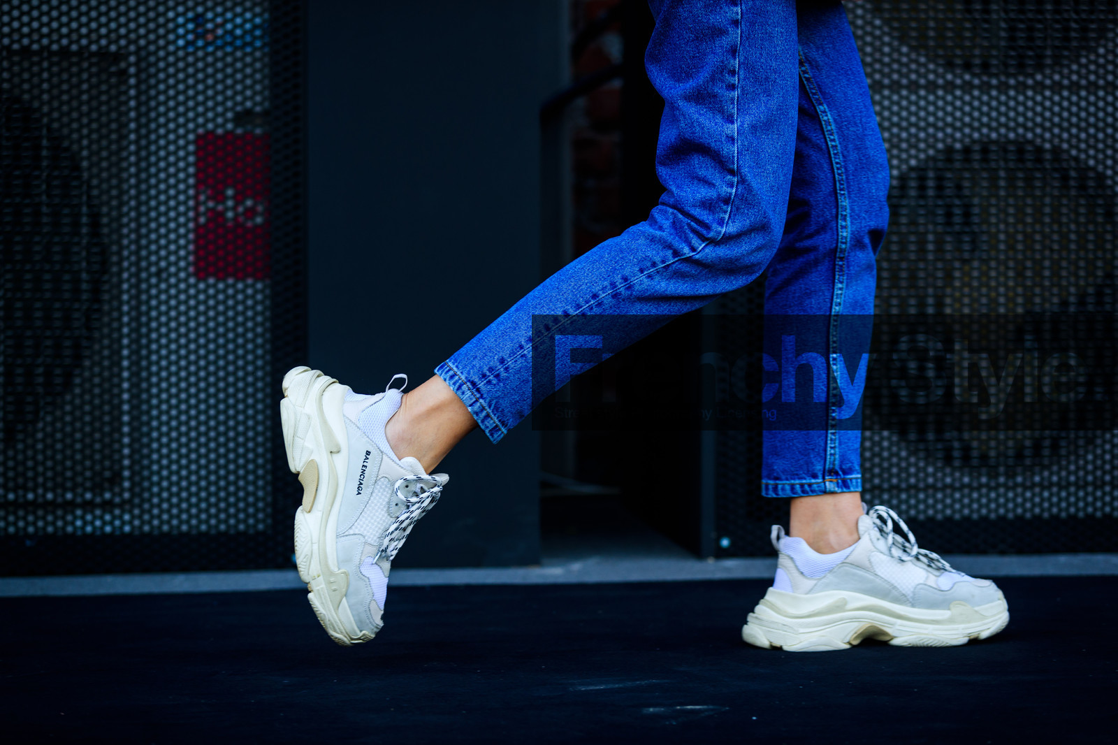 balenciaga, blue denim, denim pants, jeans, leather shoes, trousers, white sneakers, fashion week, frenchystyle, FW, jonathan paciullo, street style, MFW, MILAN, AUTUMN WINTER 2018-2019, FALL WINTER 2018-2019, FW 18-19, horizontal, atmosphere details