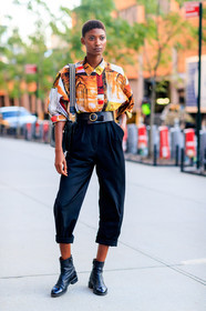 black bag, black belt, black boots, fashion week, frenchystyle, full length, FW, high waist, jonathan paciullo, leather bag, leather belt, leather shoes, Mame Thiane Camara, model, multicolor shirt, NEW YORK, NYFW, printed shirt, SPRING SUMMER 2018, SS 18, street style, trousers, vertical