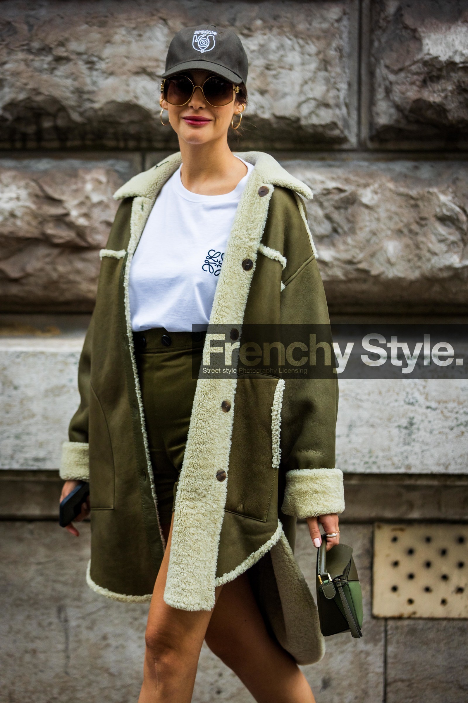 bag, beige bag, cap, coat, green bag, khaki bag, khaki cap, khaki coat, khaki short, loewe look, logo print, Nour Arida, shearling coat, short, sock, sunglasses, t-shirt, white t-shirt, street style, jonathan paciullo, FW, frenchystyle, fashion week, PFW, PARIS, SPRING SUMMER 2022, SS 22, vertical, atmosphere details