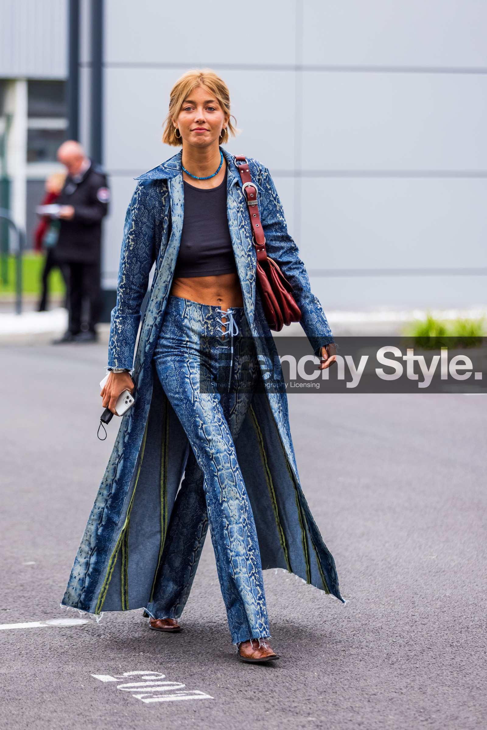 animal print, bag, black crop top, blue coat, blue pants, brown boots, burgundy bag, coat, crop top, Ella Karberg, lace up pants, long coat, pants, printed coat, printed pants, python coat, python pants, PARIS, PFW, fashion week, frenchystyle, FW, jonathan paciullo, street style, SPRING SUMMER 2022, SS 22, vertical, full length