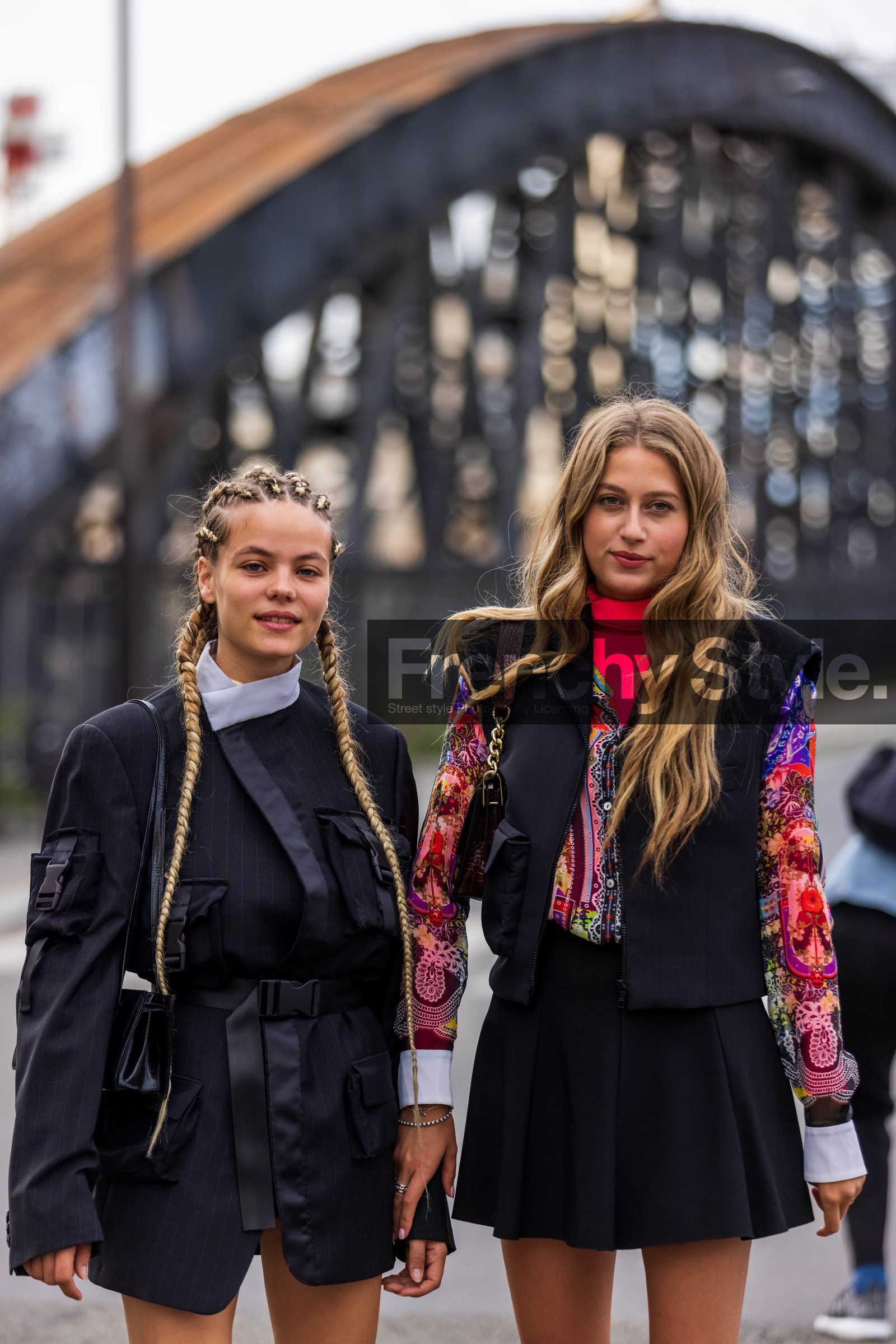 belt, black bag, black belt, black jacket, black skirt, braid, burgundy bag, color, colorful shirt, croco bag, duo, floral print, floral shirt, flower print, fluo pink turtleneck, hairstyle, jacket, mini skirt, multicolor shirt, pink shirt, pleated skirt, print, shirt, skirt, sleveless jacket, striped jacket, turtleneck, fashion week, frenchystyle, FW, jonathan paciullo, street style, PFW, PARIS, SPRING SUMMER 2022, SS 22, vertical, atmosphere details