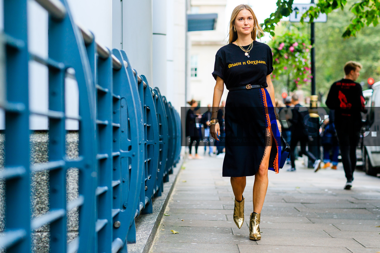 atmosphere details, black belt, black skirt, black t shirt, fashion week, frenchystyle, full length, FW, glitter, golden boots, golden jewelry, golden shoes, gucci, high waist, horizontal, jonathan paciullo, leather belt, leather shoes, LFW, LONDON, metallic heels, necklace, pernille teisbaek, printed t shirt, shiny boots, shiny shoes, SPRING SUMMER 2017, SS 17, street style, woman