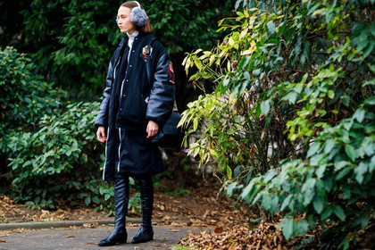 black bag, black boots, black jacket, black shoes, embroidered jacket, leather bag, leather boots, leather shoes, teddy jacket, fashion week, frenchystyle, FW, jonathan paciullo, street style, PFW, PARIS, SPRING SUMMER 2017, SS 17, HAUTE COUTURE, atmosphere details, full length, horizontal, model