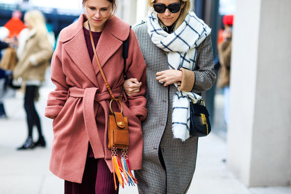 atmosphere details, AUTUMN WINTER 2016-2017, AW 16-17, black bag, brown bag, brown coat, camel bag, checked scarf, chloe, detail, FALL WINTER 2016-2017, fashion week, frenchystyle, fringes, FW, FW 16-17, horizontal, houndstooth pattern, jonathan paciullo, mini bag, NEW YORK, NYFW, overcoat, oversize, pink coat, pink top, pink trousers, pompons, street style, striped scarf, sunglasses, tone on tone, total look pink, total look red, white scarf, wide pants, woman