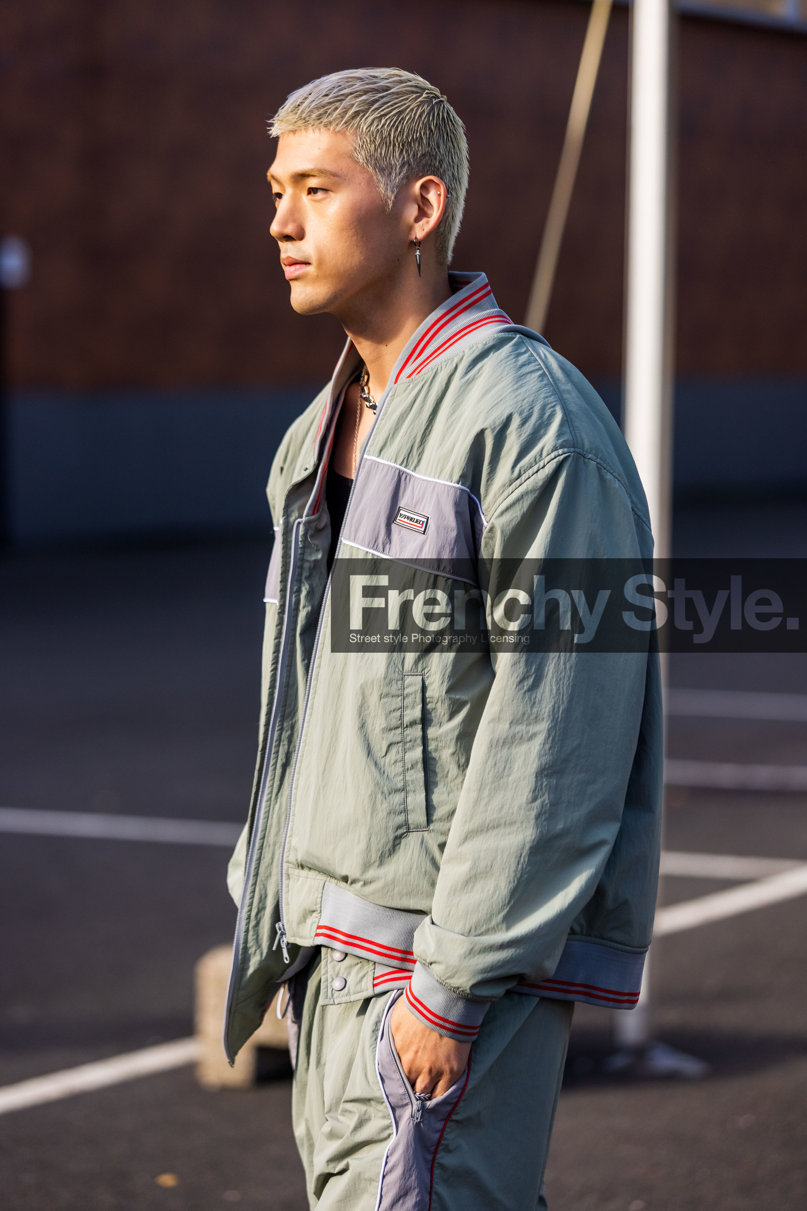 chain necklace, jacket, jogging, Matthew Kim, menswear, necklace, pistachio jacket, pistachio pants, silver necklace, y-project look, zipped jacket, street style, jonathan paciullo, FW, frenchystyle, fashion week, PFW, PARIS, SPRING SUMMER 2022, SS 22, vertical, atmosphere details