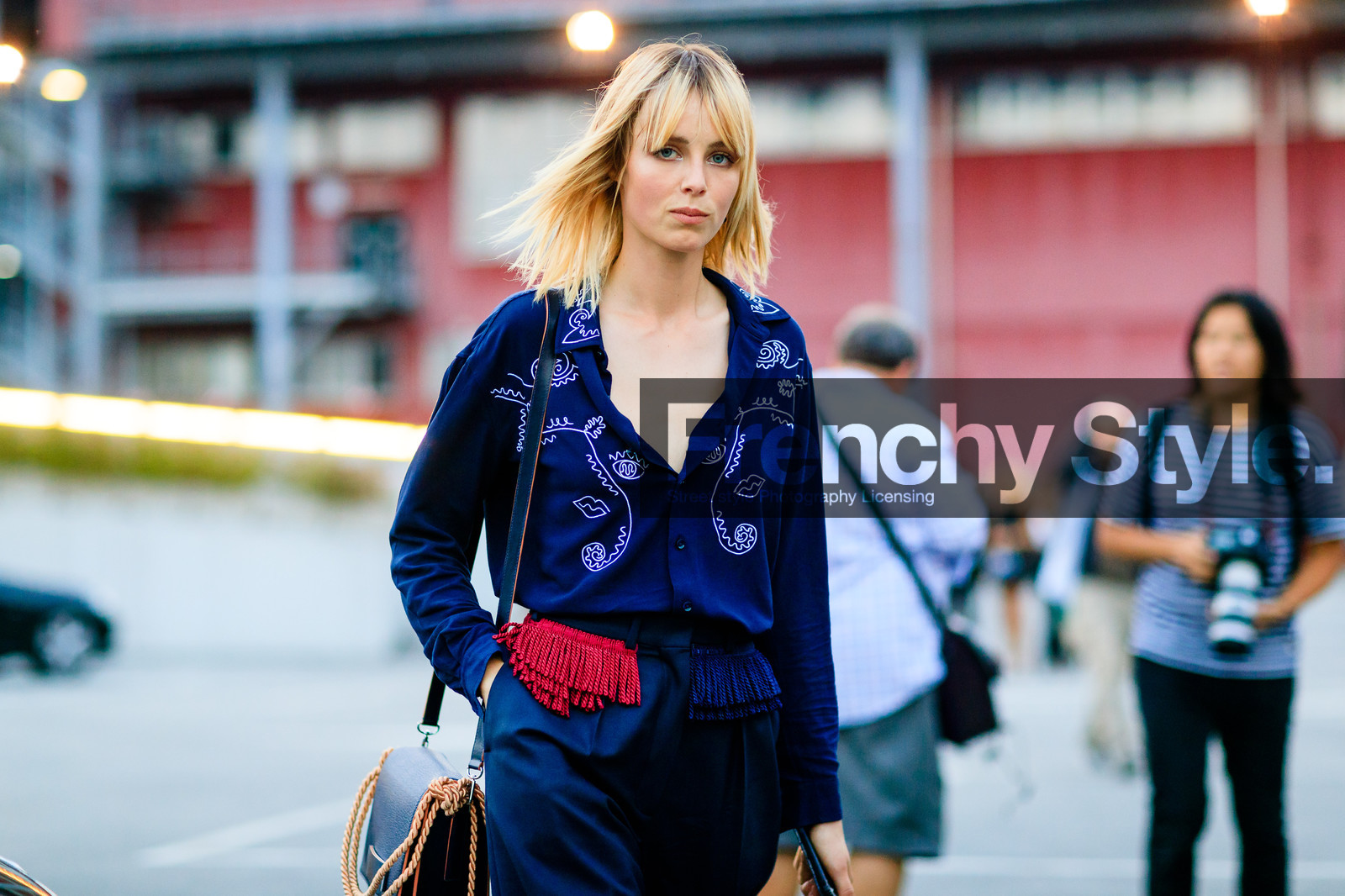 atmosphere details, black bag, blue shirt, detail, edie campbell, embroidered shirt, fashion week, frenchystyle, FW, horizontal, jonathan paciullo, leather bag, MFW, MILAN, model, navy pants, SPRING SUMMER 2017, SS 17, street style, sweatpants, trousers