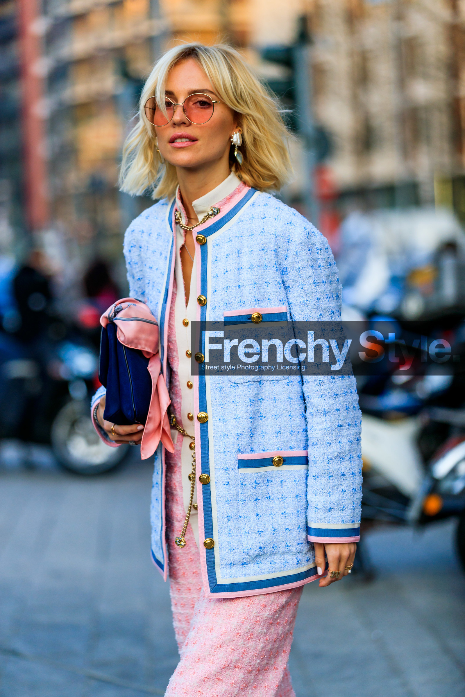 blazer, blue bag, blue jacket, checked, graphic bag, graphic dress, graphic jacket, leather bag, pink dress, pink scarf, plaid, printed bag, printed dress, printed jacket, tweed jacket, viktoria rader, fashion week, frenchystyle, FW, jonathan paciullo, street style, MFW, MILAN, AUTUMN WINTER 2019-2020, AW 19-20, FALL WINTER 2019-2020, FW 19-20, vertical, atmosphere details, detail