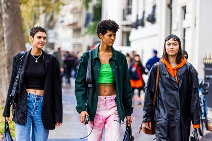 bag, balenciaga bag, black bag, black blazer, black coat, black crop top, blazer, blue denim, coat, croco bag, crop top, denim pants, floral print, flower, flower print, fluo green top, green crop top, green shirt, hoddie, orange hoddie, pants, pink pants, printed pants, shirt, striped blazer, stripes, street style, jonathan paciullo, FW, frenchystyle, fashion week, PFW, PARIS, SPRING SUMMER 2022, SS 22, horizontal, atmosphere details, model