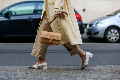 beige bag, beige coat, beige pants, fendi, graphic bag, leather bag, leather shoes, printed bag, trousers, white shoes, street style, jonathan paciullo, FW, frenchystyle, fashion week, MFW, MILAN, AUTUMN WINTER 2019-2020, AW 19-20, FALL WINTER 2019-2020, FW 19-20, atmosphere details, detail, horizontal