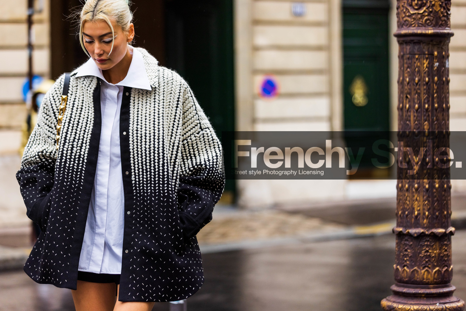 Amalie Gassmann, black jacket, embroidery, jacket, leather bag, shirt, statement jacket, white shirt, street style, jonathan paciullo, FW, frenchystyle, fashion week, PFW, PARIS, SPRING SUMMER 2022, SS 22, horizontal, atmosphere details