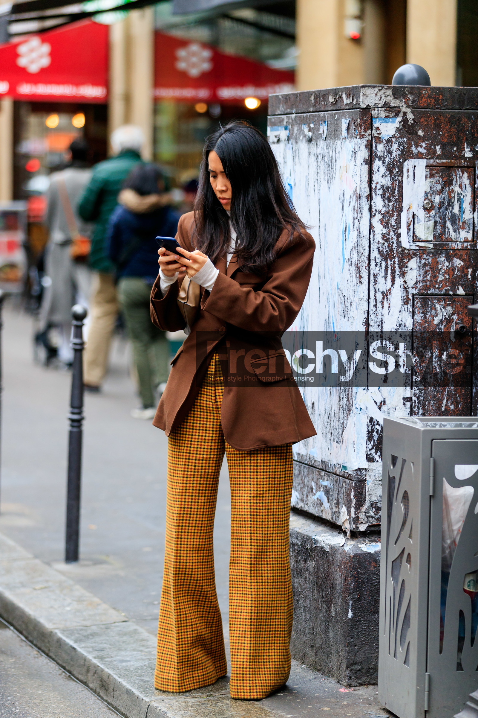 brown jacket, light beige pullover, yellow pants, checked pants, turtleneck pullover, flare pants, fashion week, frenchystyle, FW, jonathan paciullo, street style, PFW, PARIS, AUTUMN WINTER 2020-2021, FALL WINTER 2020-2021, FW 20-21, vertical, full length