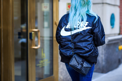 atmosphere details, AUTUMN WINTER 2016-2017, AW 16-17, back detail, black bag, black jacket, blue denim, bomber jacket, denim pants, detail, dyed hair, FALL WINTER 2016-2017, fashion week, frenchystyle, FW, FW 16-17, horizontal, jeans, jonathan paciullo, leather bag, NEW YORK, nike, NYFW, street style, trousers, woman