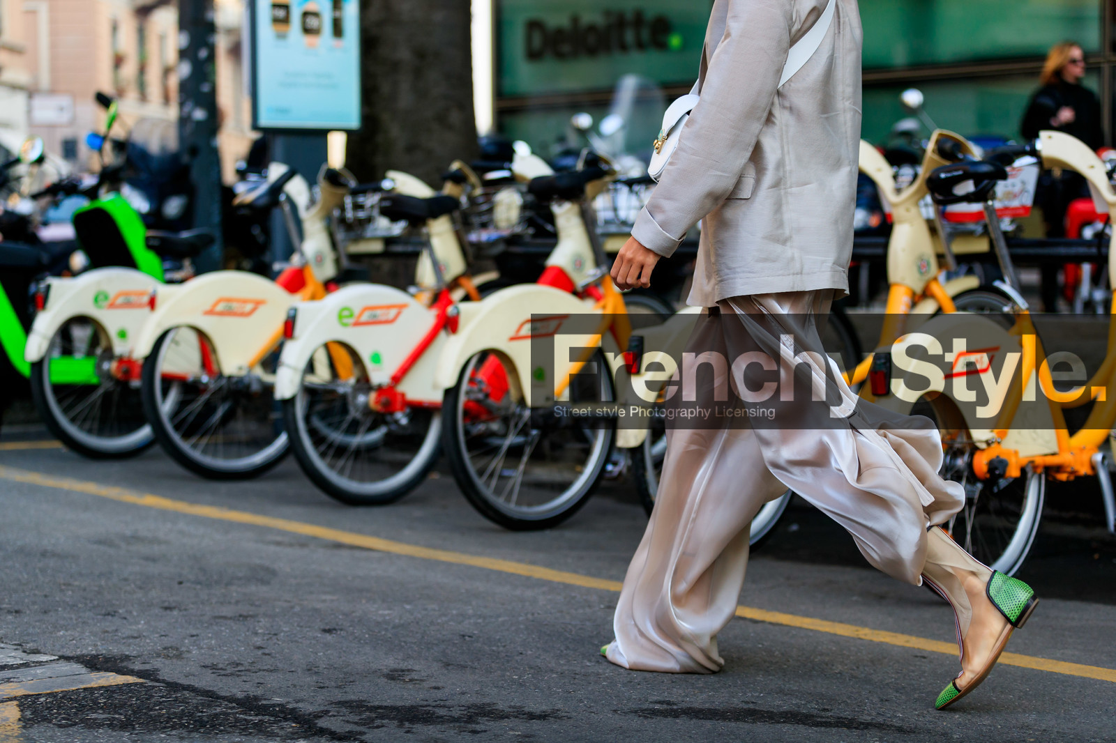 blazer, green shoes, grey jacket, leather shoes, see through, trousers, white pants, MILAN, MFW, fashion week, frenchystyle, FW, jonathan paciullo, street style, AUTUMN WINTER 2019-2020, AW 19-20, FALL WINTER 2019-2020, FW 19-20, atmosphere details, detail, horizontal