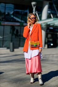 animal print, beige boots, leather shoes, pink skirt, snake print, blazer, chanel handbag, graphic bag, leather bag, orange jacket, pink bag, printed bag, sunglasses, transparent bag, white shirt, yellow bag, MILAN, MFW, fashion week, frenchystyle, FW, jonathan paciullo, street style, AUTUMN WINTER 2019-2020, AW 19-20, FALL WINTER 2019-2020, FW 19-20, vertical, full length