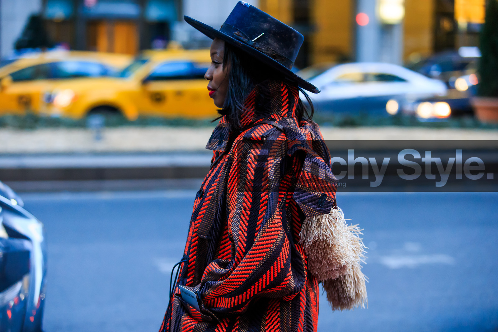 atmosphere details, AUTUMN WINTER 2016-2017, AW 16-17, black hat, detail, embroidered coat, fashion week, frenchystyle, FW, FW 16-17, horizontal, jonathan paciullo, NEW YORK, NYFW, red coat, street style, trousers, woman