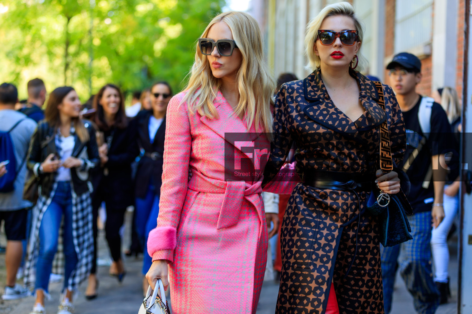 atmosphere details, black bag, black belt, brown coat, caroline vreeland, checked jacket, detail, fashion week, fendi, frenchystyle, FW, graphic jacket, horizontal, jonathan paciullo, leather bag, MFW, MILAN, pink coat, plaid, printed jacket, shea marie, SPRING SUMMER 2018, SS 18, street style, sunglasses