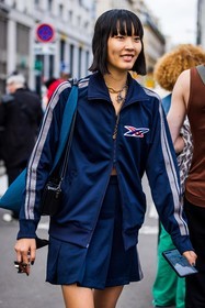 bag, black bag, boots, choker, gold chain, jacket, navy jacket, navy skirt, necklace, pleated skirt, short skirt, skirt, sport jacket, stripes, zipped jacket, street style, jonathan paciullo, FW, frenchystyle, fashion week, PFW, PARIS, SPRING SUMMER 2022, SS 22, vertical, atmosphere details, model