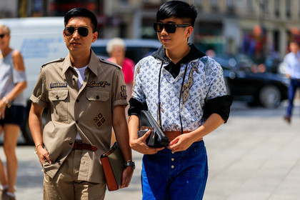 atmosphere details, beige pants, beige shirt, black bag, black sweater, blue denim, bryan boy, declan chan, denim pants, detail, fashion week, frenchystyle, FW, green bag, hoodie, horizontal, jeans, jonathan paciullo, leather bag, louis vuitton, MENSWEAR, monogram, PARIS, PFW, SPRING SUMMER 2018, SS 18, street style, sunglasses, trousers, white shirt