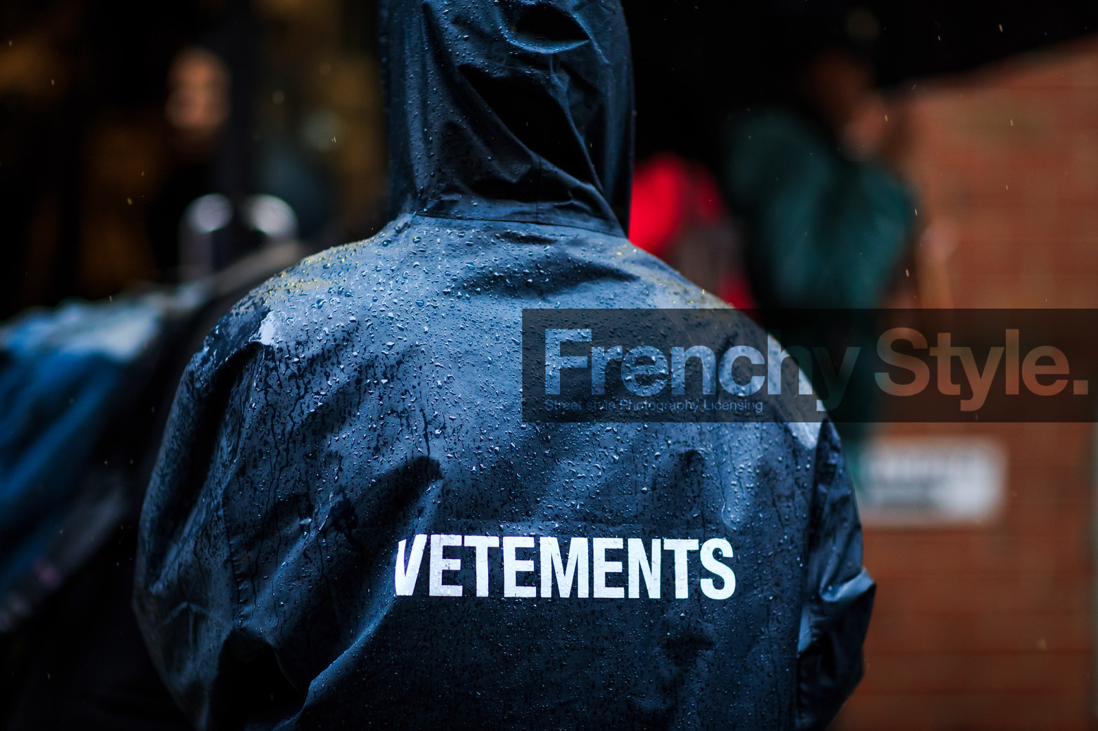 atmosphere details, AUTUMN WINTER 2016-2017, AW 16-17, black coat, detail, fashion week, frenchystyle, FW, FW 16-17, hood, horizontal, jonathan paciullo, man, NEW YORK, NYFW, rain coat, street style, vêtements