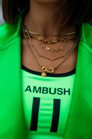 alexandra guerain, close up detail, golden necklace, chain necklace, letters necklace, multi necklace, ambush bra, green bra, fashion week, frenchystyle, FW, jonathan paciullo, street style, MFW, MILAN, SPRING SUMMER 2020, SS 20