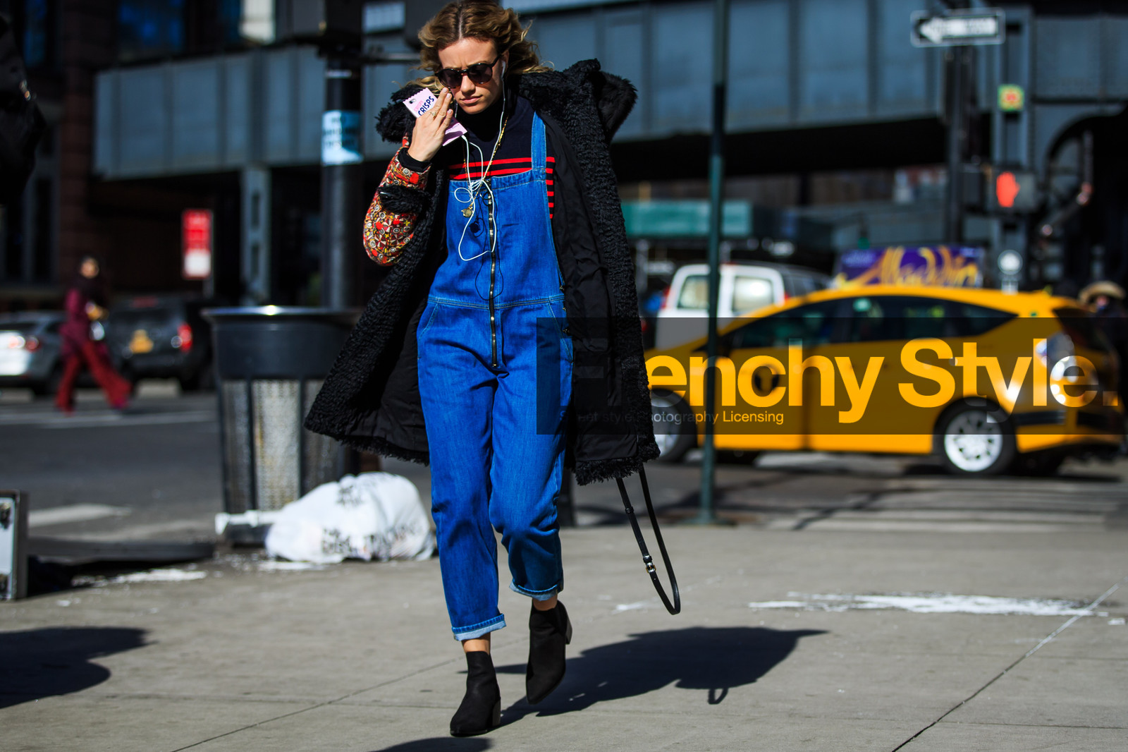 atmosphere details, AUTUMN WINTER 2016-2017, AW 16-17, aztracan, black bag, black coat, black shoes, blue denim, denim jumpsuit, denim overall, fashion week, frenchystyle, full length, FW, FW 16-17, horizontal, iphone, jonathan paciullo, leather shoes, NEW YORK, NYFW, street style, striped sweater, sunglasses, woman, zip