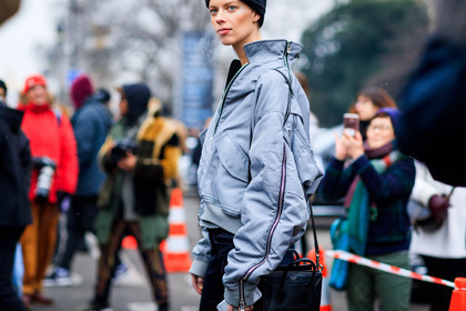 black bag, black beanie, black pants, bomber jacket, céline, grey jacket, leather bag, zip, fashion week, frenchystyle, FW, jonathan paciullo, street style, PFW, PARIS, SPRING SUMMER 2017, SS 17, HAUTE COUTURE, atmosphere details, detail, horizontal, lexi boling, model