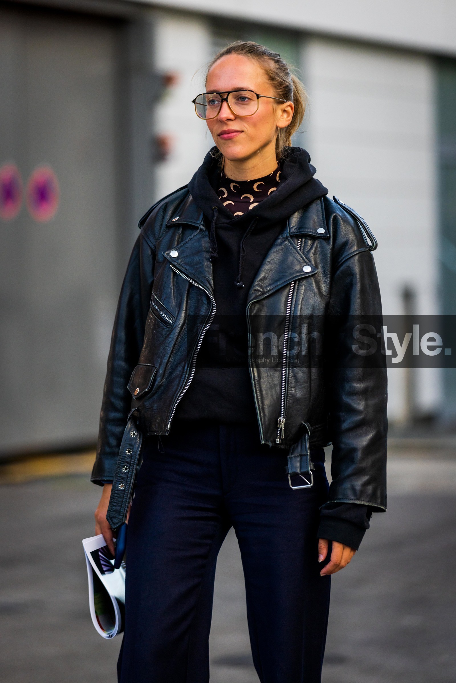 aviator, black hoddie, black monochrome, black pants, black perfecto, flare pants, glasses, hoddie, leather jacket, margiela boots, marine serre top, pants, perfecto, street style, jonathan paciullo, FW, frenchystyle, fashion week, PFW, PARIS, SPRING SUMMER 2022, SS 22, vertical, atmosphere details