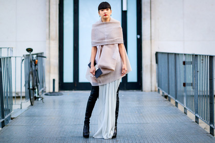 atmosphere details, AUTUMN WINTER 2017-2018, AW 17-18, beige dress, FALL WINTER 2017-2018, fashion week, frenchystyle, full length, FW, FW 17-18, high boots, horizontal, jonathan paciullo, knit dress, kozue akimoto, leather shoes, PARIS, PFW, street style