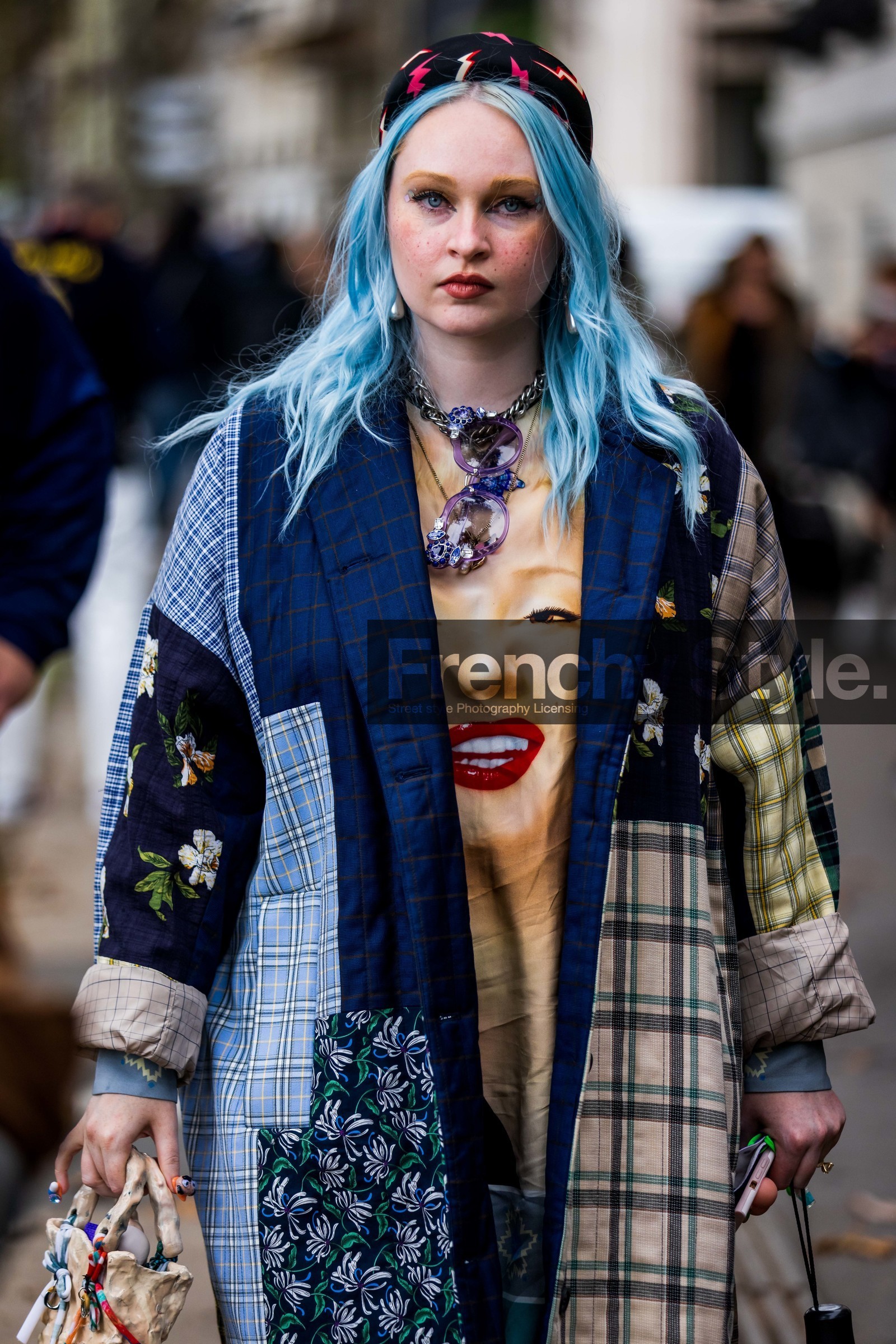 blue coat, blue hair, check, checked coat, coat, dress, flower, hairstyle, headband, Kristen Bateman, marylin monoroe, necklace, patchwork, print, printed, printed coat, tartan, street style, jonathan paciullo, FW, frenchystyle, fashion week, PFW, PARIS, SPRING SUMMER 2022, SS 22, vertical, atmosphere details