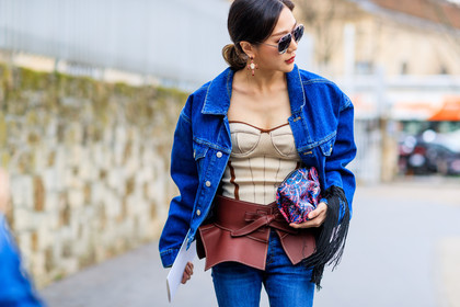 atmosphere details, AUTUMN WINTER 2017-2018, AW 17-18, blue denim, brown belt, bustier top, denim jacket, denim pants, detail, earrings, FALL WINTER 2017-2018, fashion week, frenchystyle, fringes, FW, FW 17-18, horizontal, jeans, jonathan paciullo, leather bag, leather belt, multicolor bag, PARIS, PFW, printed bag, street style, sunglasses, trousers