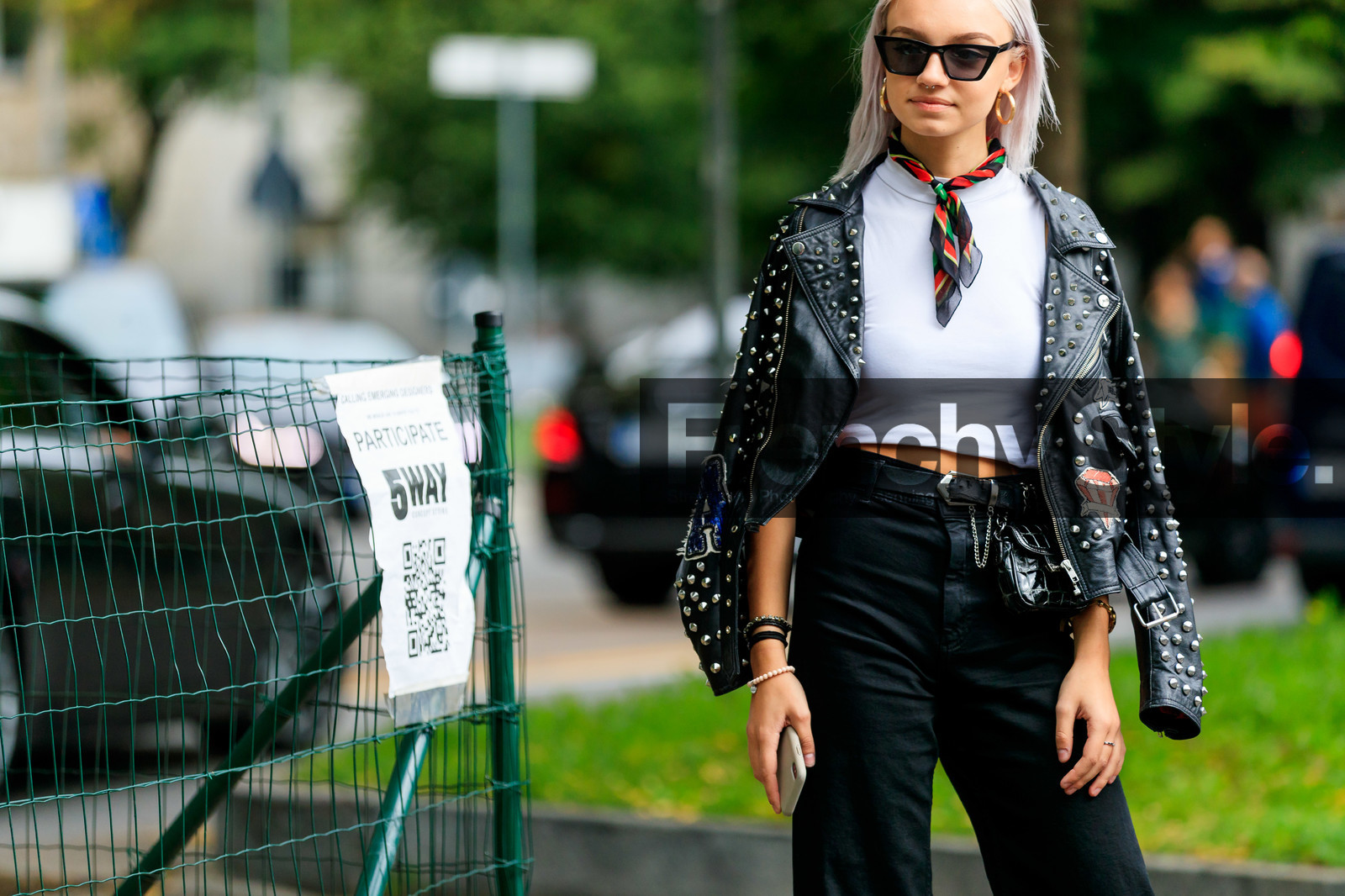 grunge look, punk style, black leather perfecto, studs details coat, scarf, printed scarf, black sunglasses, futurist shape sunglasses, butterfly sunglasses, white t-shirt, cropped top, black pants, high waist pants, fashion week, frenchystyle, FW, jonathan paciullo, street style, MFW, MILAN, SPRING SUMMER 2020, SS 20
