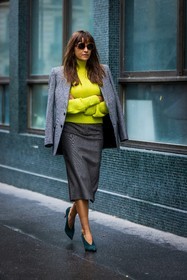 black and white, blazer, fluo green turtleneck, green pumps, grey skirt, heels, houndstooth print, houndstooth skirt, Laure Hériard-Dubreuil, midi skirt, orange sunglasses, oversize sunglasses, print, printed blazer, printed skirt, pumps, skirt, sunglasses, turtleneck, fashion week, frenchystyle, FW, jonathan paciullo, street style, PFW, PARIS, SPRING SUMMER 2022, SS 22, vertical, full length