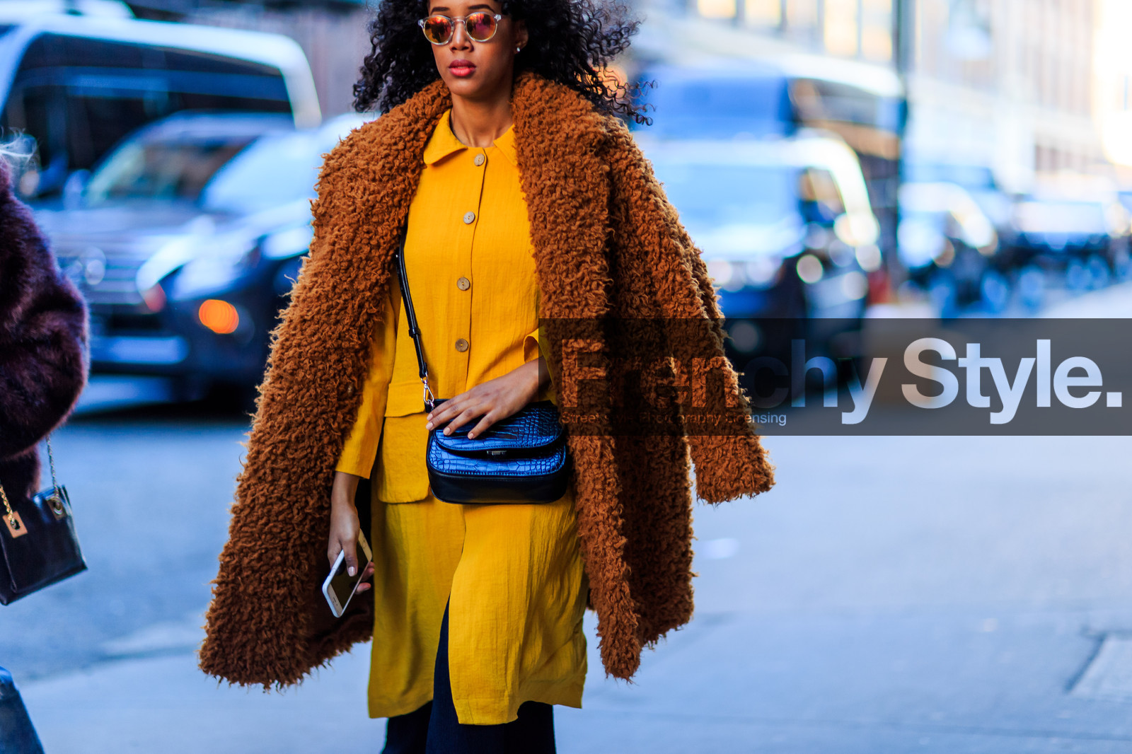 atmosphere details, AUTUMN WINTER 2016-2017, AW 16-17, black bag, brown coat, brown fur, detail, fashion week, frenchystyle, fur coat, FW, FW 16-17, horizontal, iphone, jonathan paciullo, leather bag, mirror effect, NEW YORK, NYFW, street style, sunglasses, woman, yellow dress