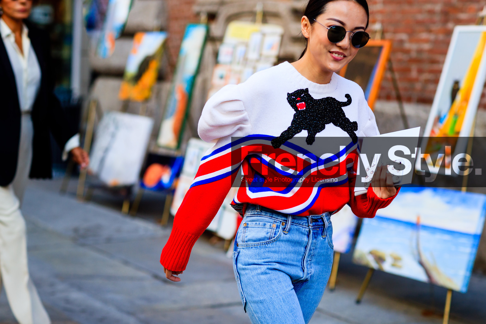 animal print, atmosphere details, blue denim, denim pants, detail, fashion week, frenchystyle, FW, gucci, horizontal, jeans, jonathan paciullo, MFW, MILAN, printed sweater, red sweater, SPRING SUMMER 2017, SS 17, street style, sunglasses, trousers, white sweater, yoyo cao