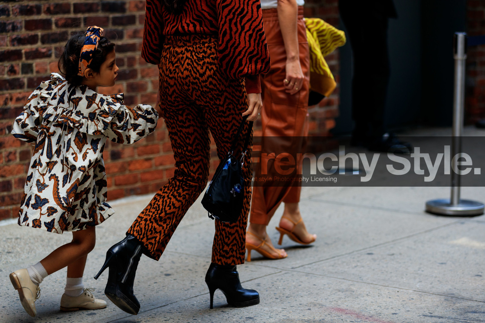 animal print, black bag, black shoes, graphic jacket, graphic pants, high heels, leather bag, leather shoes, orange pants, printed jacket, printed pants, red shirt, stripes, trousers, zebra, fashion week, frenchystyle, FW, jonathan paciullo, street style, NEW YORK, NYFW, SPRING SUMMER 2020, SS 20, horizontal, atmosphere details, detail