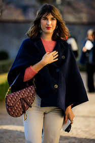 red lips, pink jumper, blue cape, white pants, saddle bag, dior bag, burgundy bag, monogram bag, classic style, ring, golden loop earrings, fashion week, frenchystyle, FW, jonathan paciullo, street style, PARIS, PFW, SPRING SUMMER 2022, SS 22, atmosphere details, detail, vertical, jeanne damas